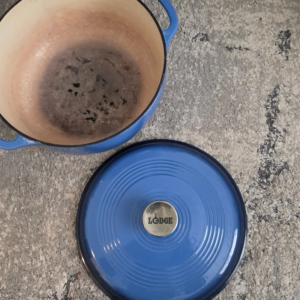 Lodge Blue Cast Iron Large Enameled Dutch Oven With Lid